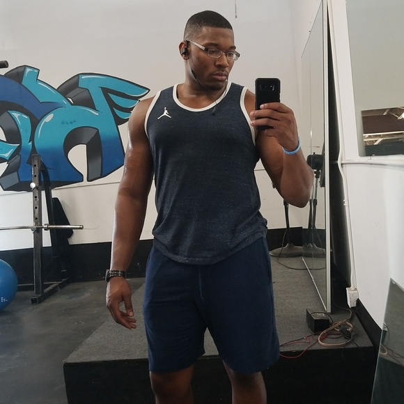 Meet your Posher, Malik - Picture 1 of 1